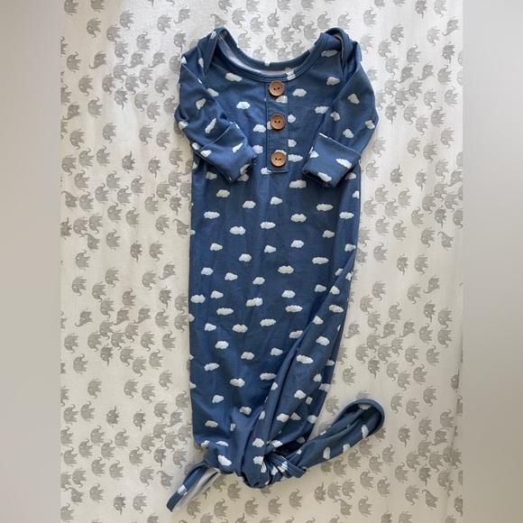 Newborn Caden lane Knot Gown - Picture 3 of 7